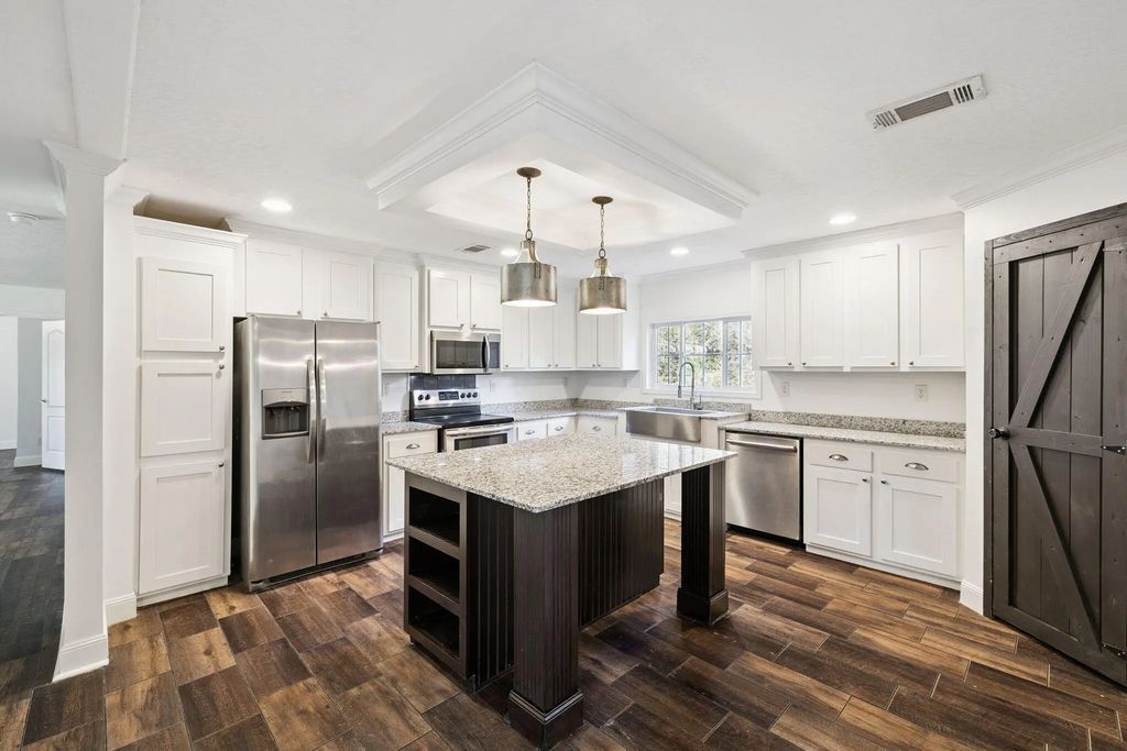 8 of 32 - 748 Phillips Drive, Freeport, FL
