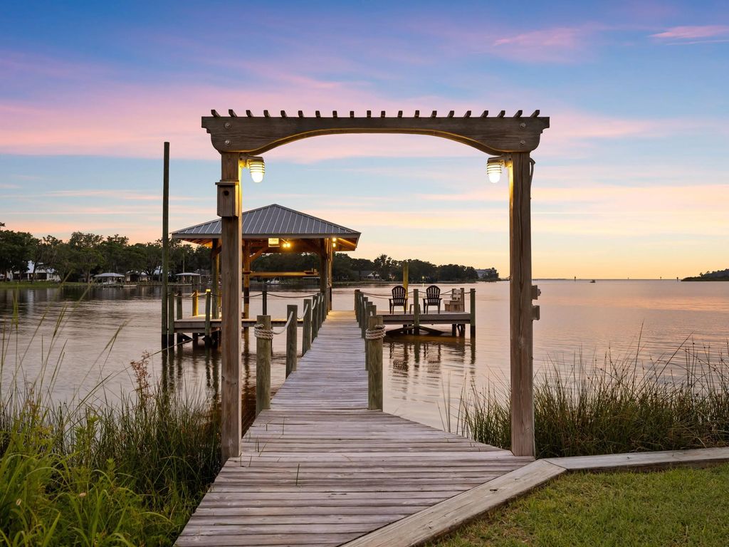12 of 42 - 104 George Ellis Point, Freeport, FL