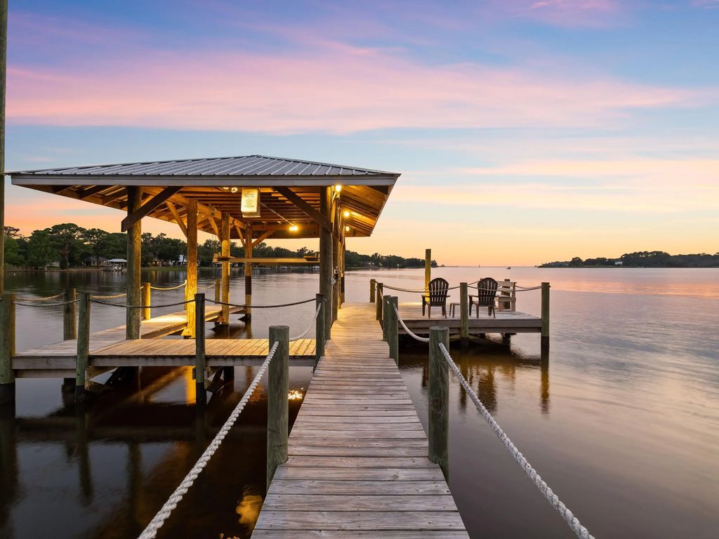 13 of 42 - 104 George Ellis Point, Freeport, FL