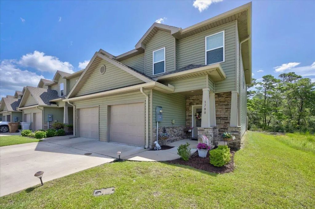 1700 Sound Haven Court, Navarre