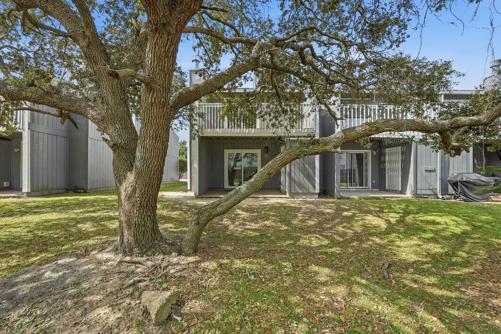 11 Court Drive 11, Destin
