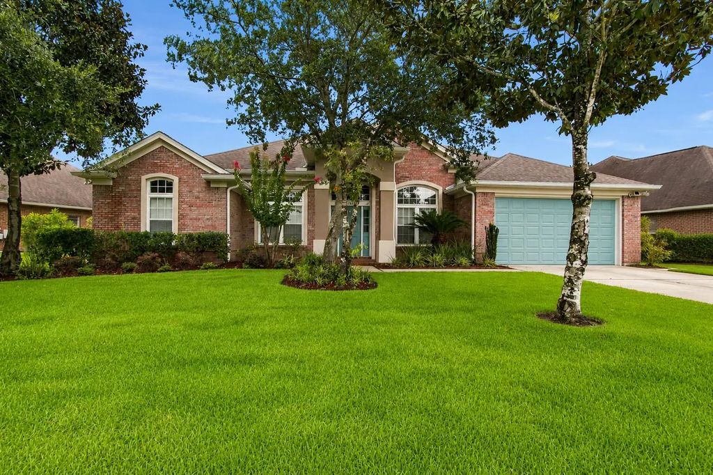 145 Mango Lane, Freeport