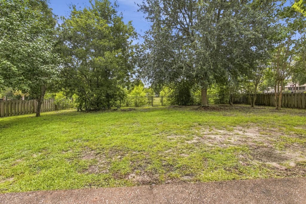 27 of 62 - 145 Mango Lane, Freeport, FL