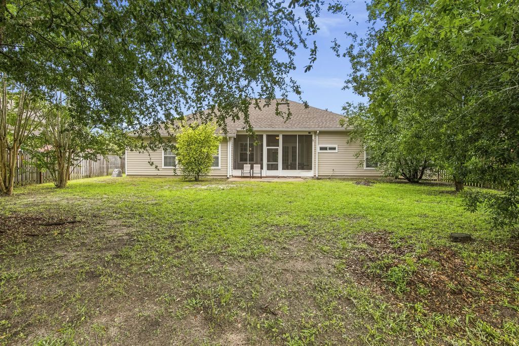 29 of 62 - 145 Mango Lane, Freeport, FL
