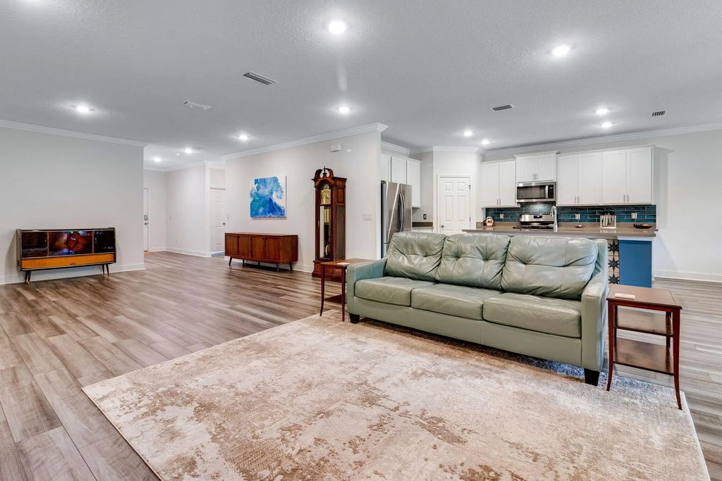 13 of 40 - 247 E Sky Way, Freeport, FL