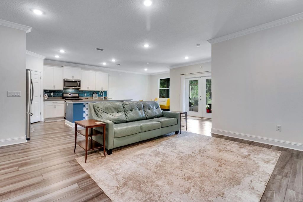 14 of 40 - 247 E Sky Way, Freeport, FL
