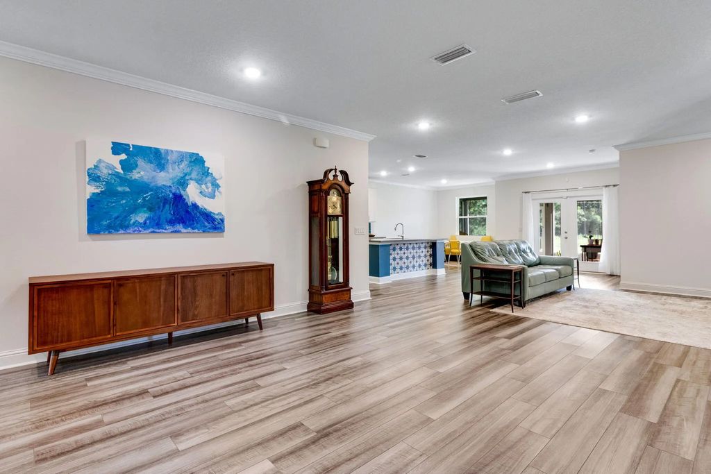15 of 40 - 247 E Sky Way, Freeport, FL