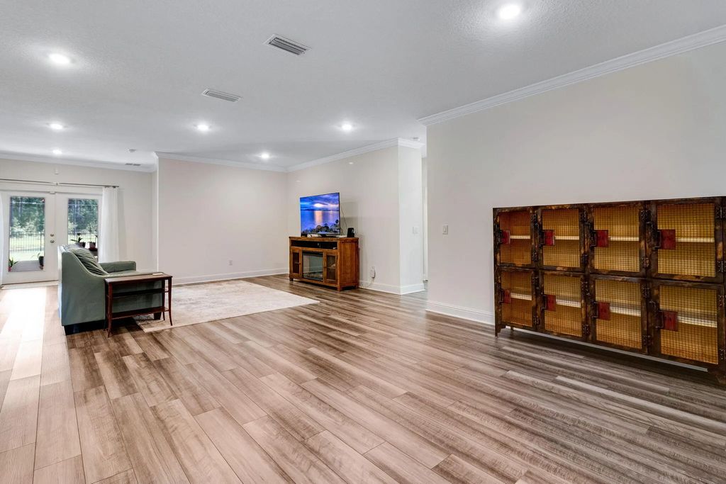 16 of 40 - 247 E Sky Way, Freeport, FL