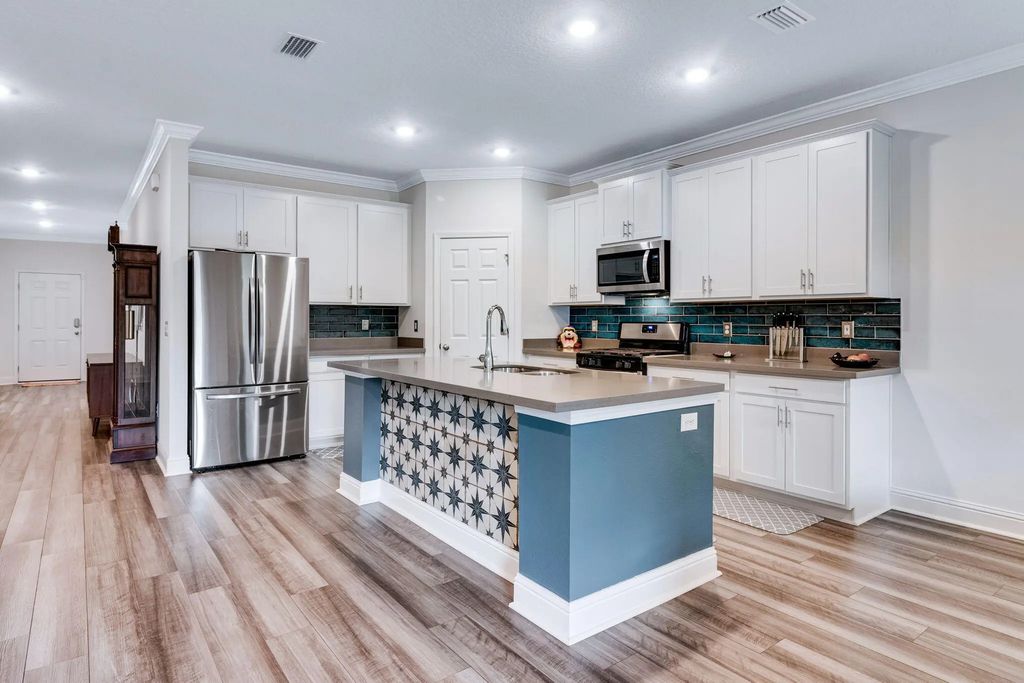 18 of 40 - 247 E Sky Way, Freeport, FL