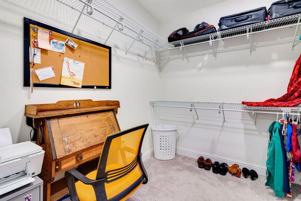 27 of 40 - 247 E Sky Way, Freeport, FL