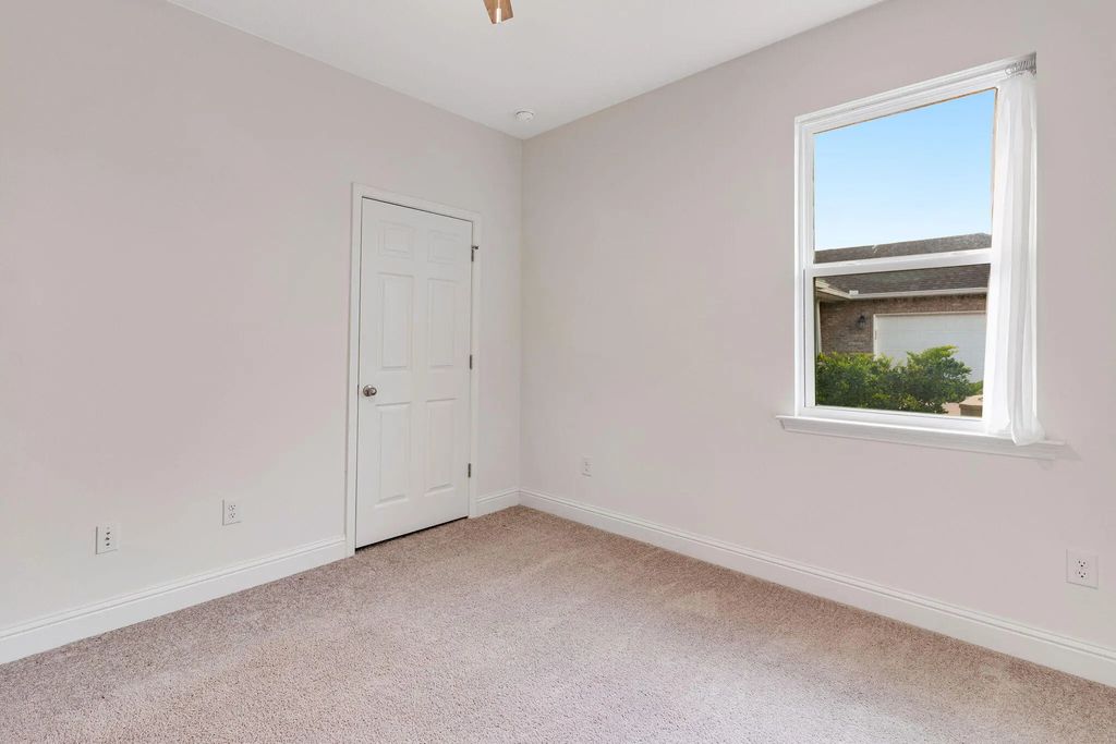 32 of 40 - 247 E Sky Way, Freeport, FL