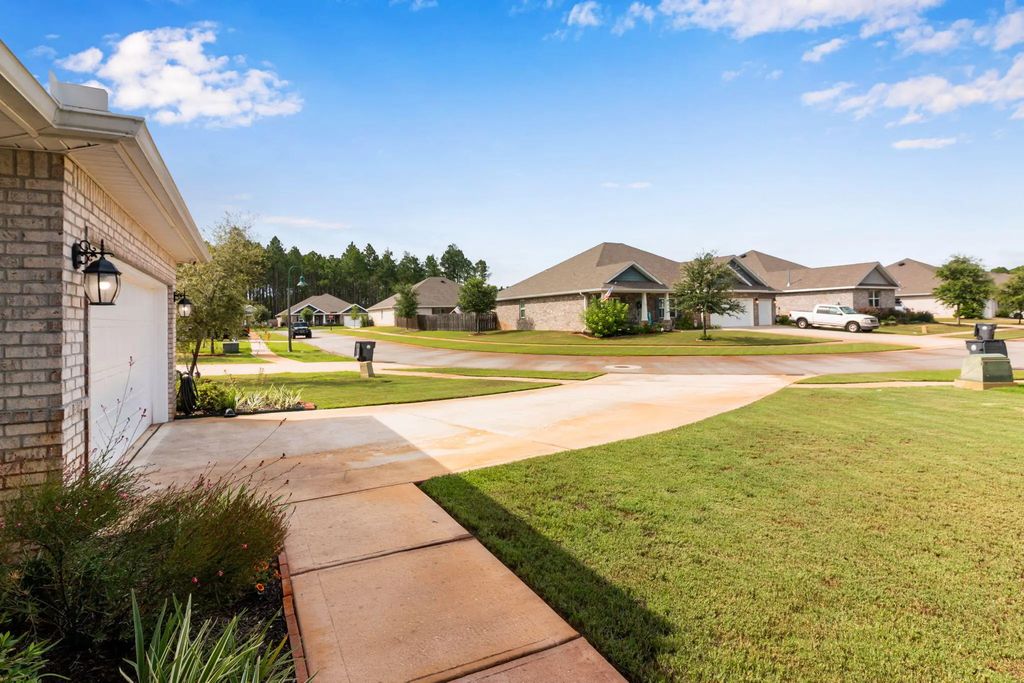 5 of 40 - 247 E Sky Way, Freeport, FL