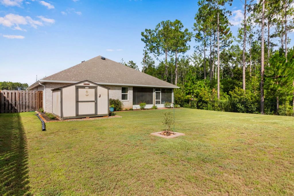7 of 40 - 247 E Sky Way, Freeport, FL