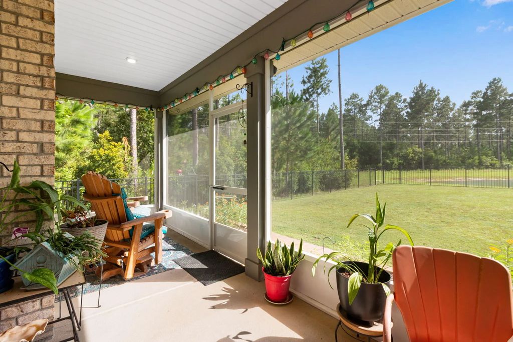 9 of 40 - 247 E Sky Way, Freeport, FL