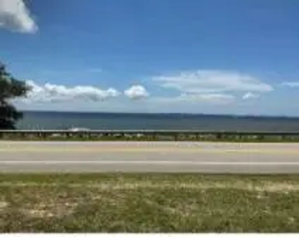 9 of 11 - 702 Live Oak Street, Freeport, FL