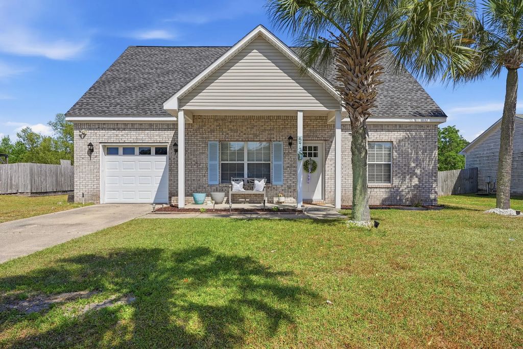 573 Tropical Way, Freeport