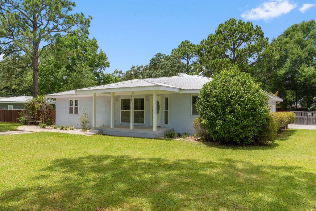 920 Ne Beachview Drive, Fort Walton Beach