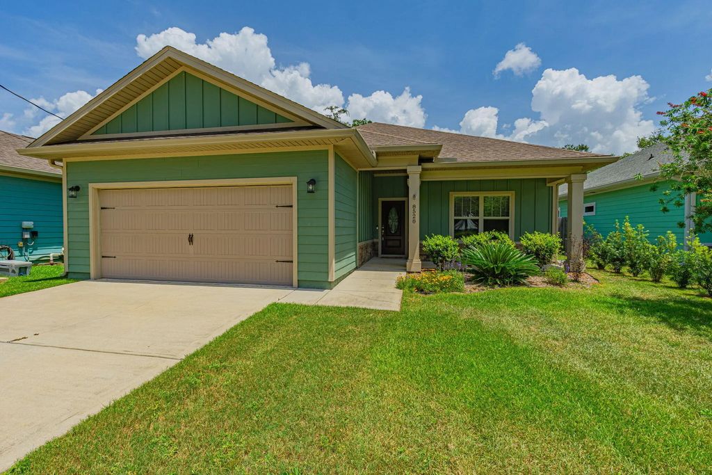8528 Carlos Street, Navarre