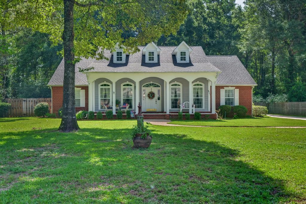 6021 Dorchester Place, Crestview