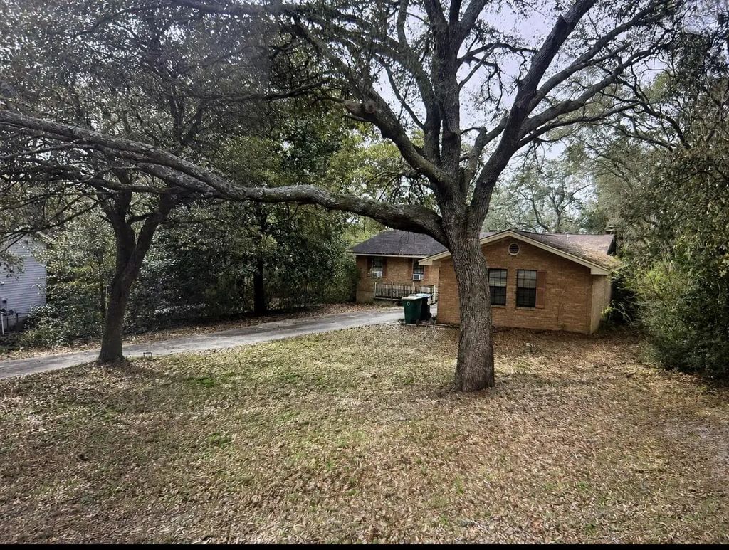 209 Ashley Drive, Crestview