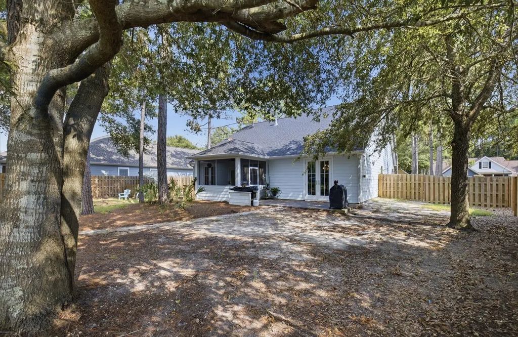 21 of 27 - 401 Symphony Way, Freeport, FL