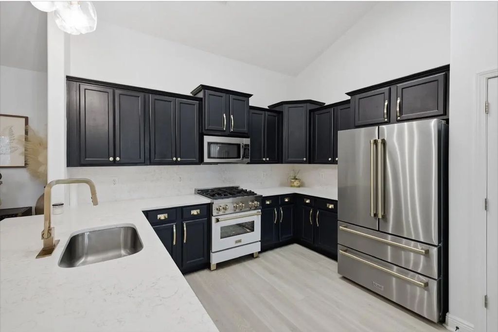 9 of 27 - 401 Symphony Way, Freeport, FL