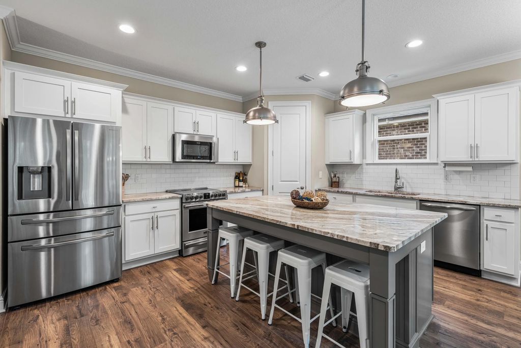 89 Laurel Oaks Drive, Freeport