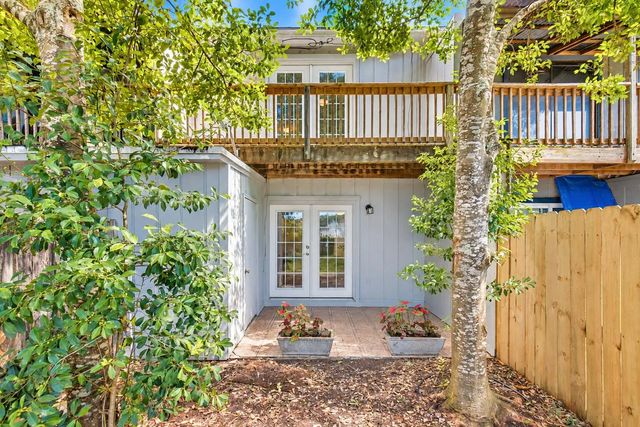 Photo of Listing #1009900