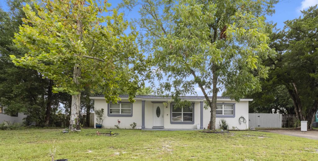 411 Shrewsbury Road, Mary Esther