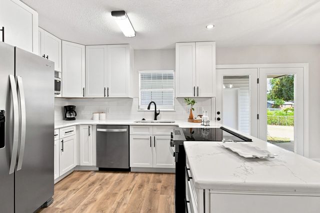 Photo of Listing #1009379