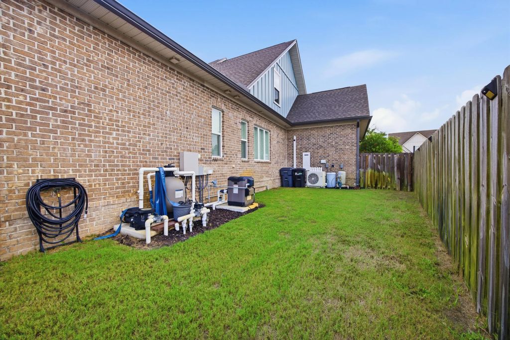 137 of 160 - 121 Revana Way, Freeport, FL