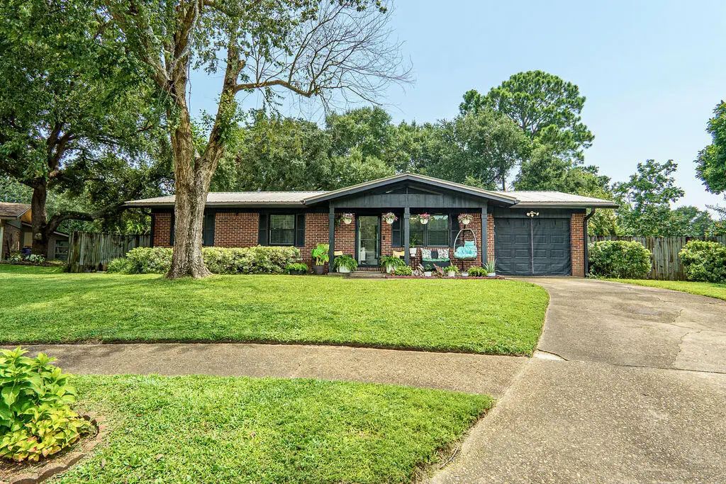 123 Pinewood Terrace, Fort Walton Beach