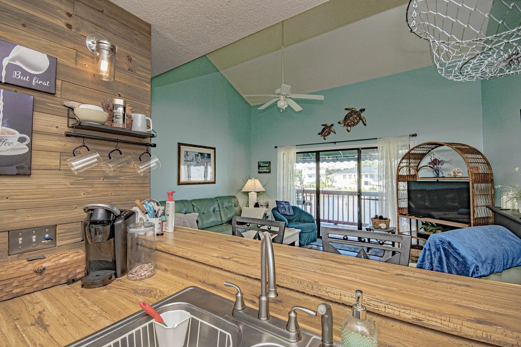 19 of 90 - 8730 Thomas Drive Unit 314, Panama City Beach, FL