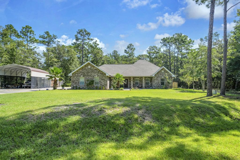 79 Shoreline Drive, Freeport