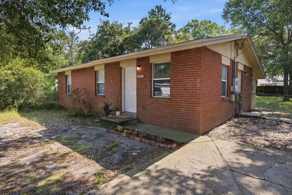 1005 Pinetree Road, Mary Esther