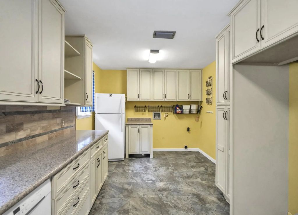 26 of 47 - 14034 N 331 Business, Freeport, FL