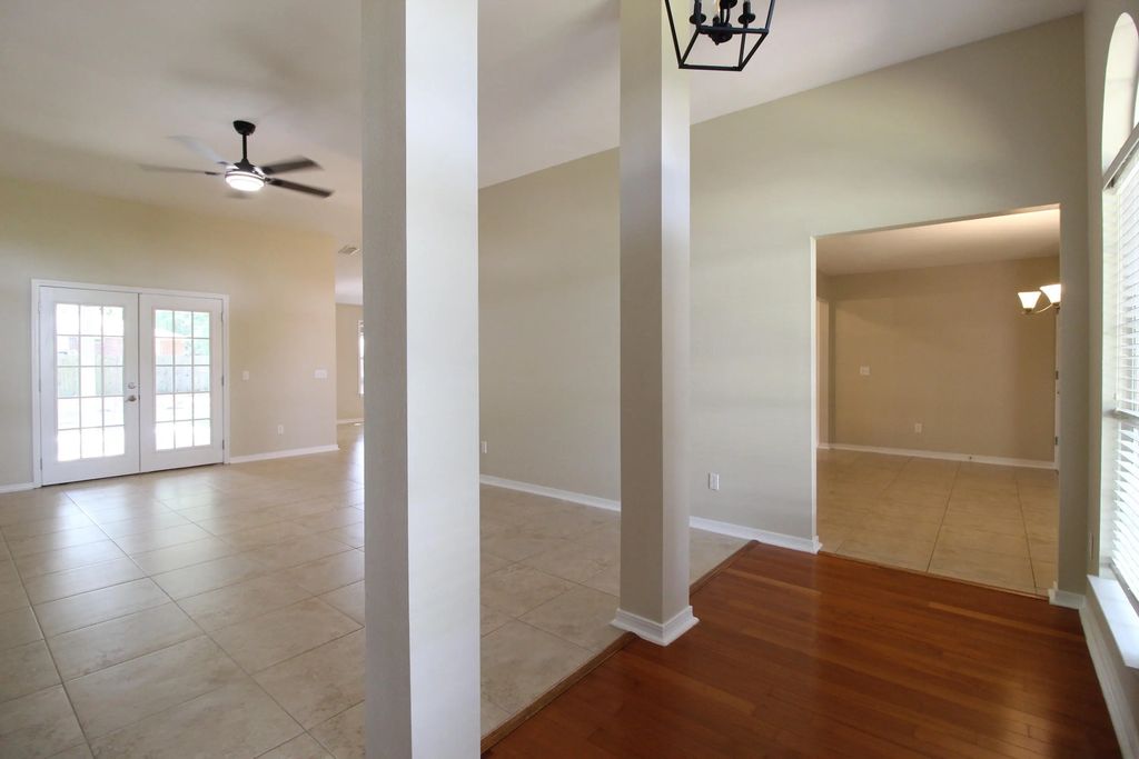 8 of 69 - 376 Waterview Cove Drive, Freeport, FL