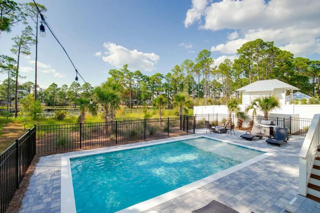Photo of Listing #1009126