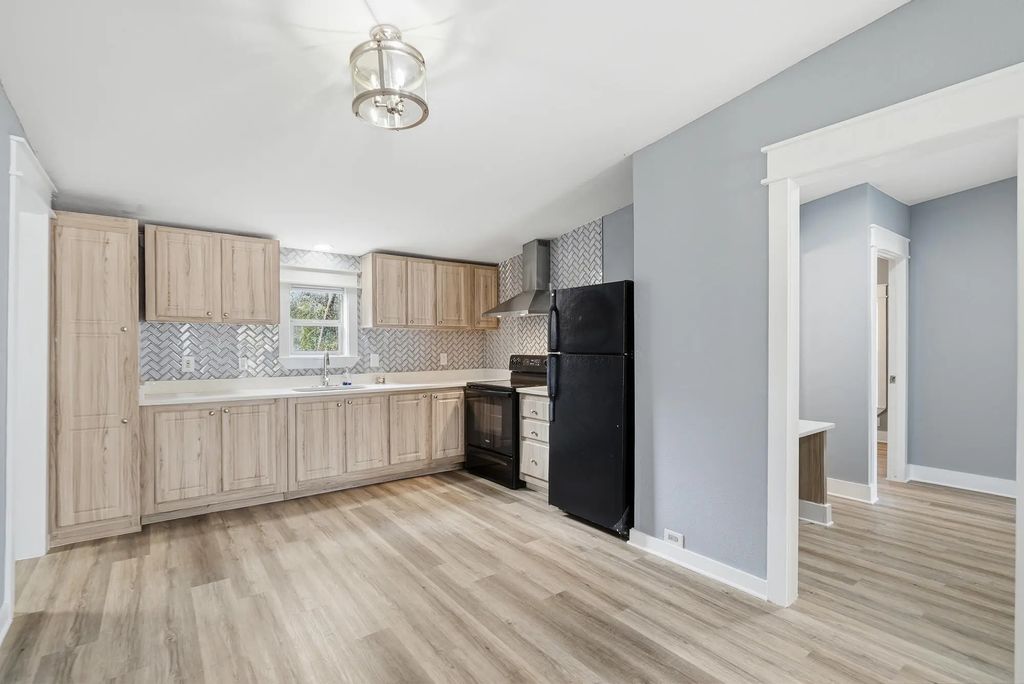 11 of 37 - 140 Palmetto Avenue, Freeport, FL
