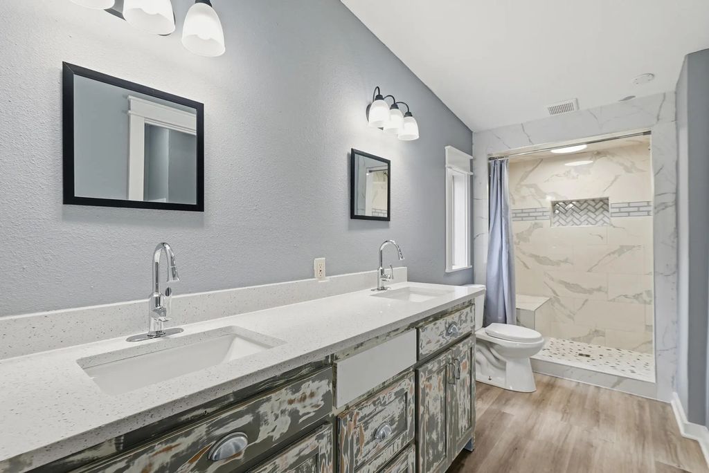18 of 37 - 140 Palmetto Avenue, Freeport, FL