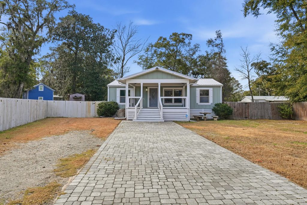 2 of 37 - 140 Palmetto Avenue, Freeport, FL