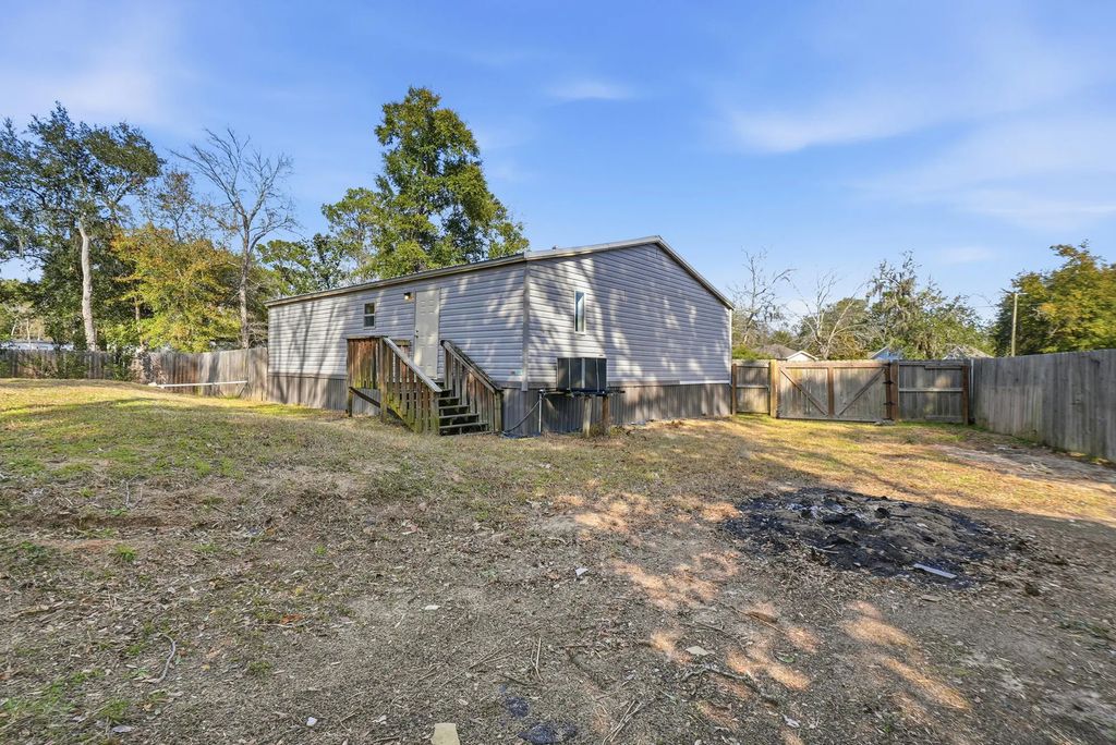 30 of 37 - 140 Palmetto Avenue, Freeport, FL