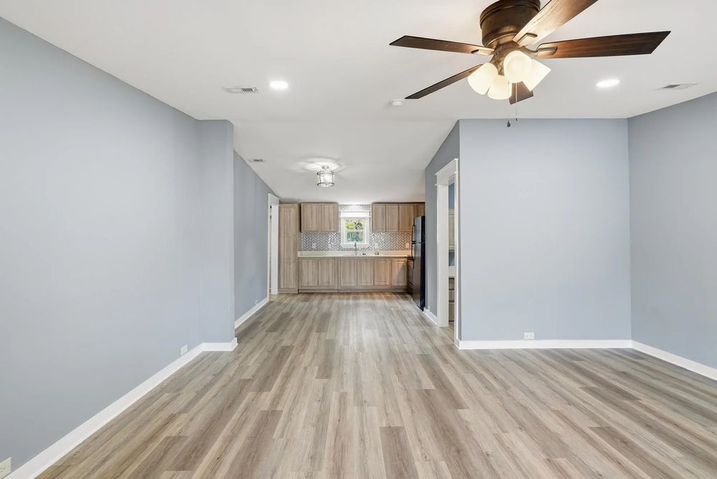 8 of 37 - 140 Palmetto Avenue, Freeport, FL