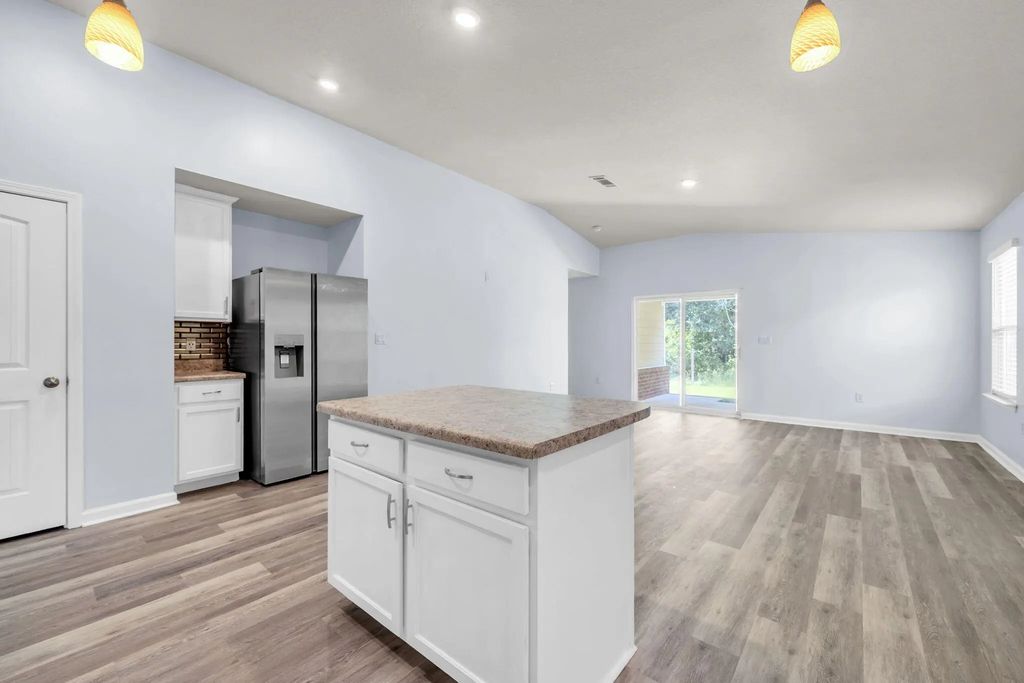 6 of 37 - 222 Marquis Way, Freeport, FL