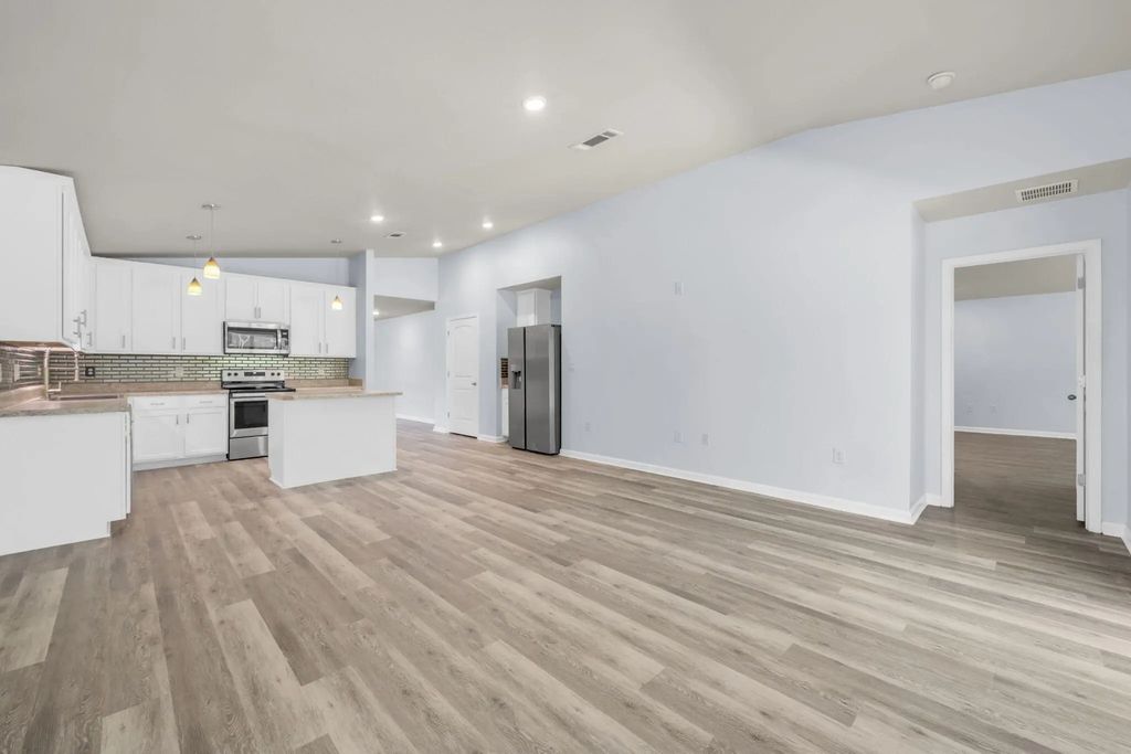 7 of 37 - 222 Marquis Way, Freeport, FL