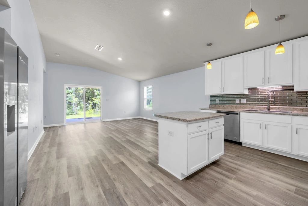 8 of 37 - 222 Marquis Way, Freeport, FL