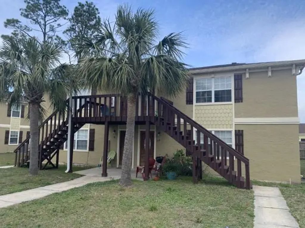719 S Berthe Avenue 13, Panama City