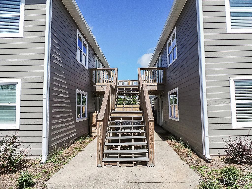 723 S Berthe Avenue 3, Panama City