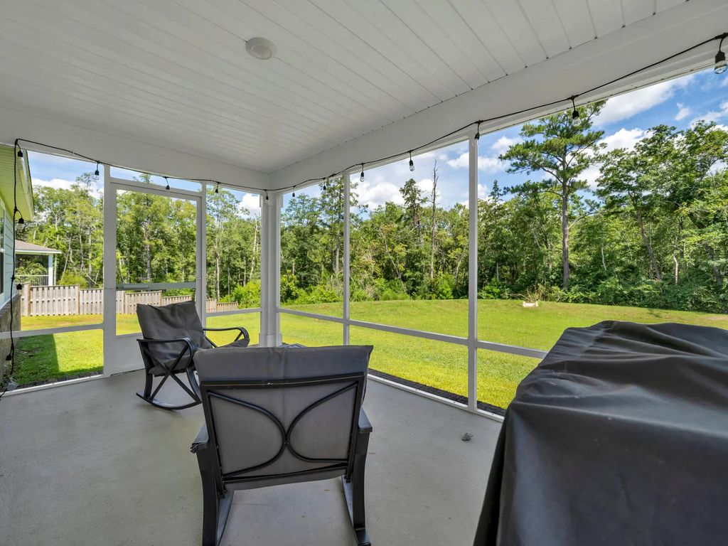24 of 40 - 590 Marquis Way, Freeport, FL