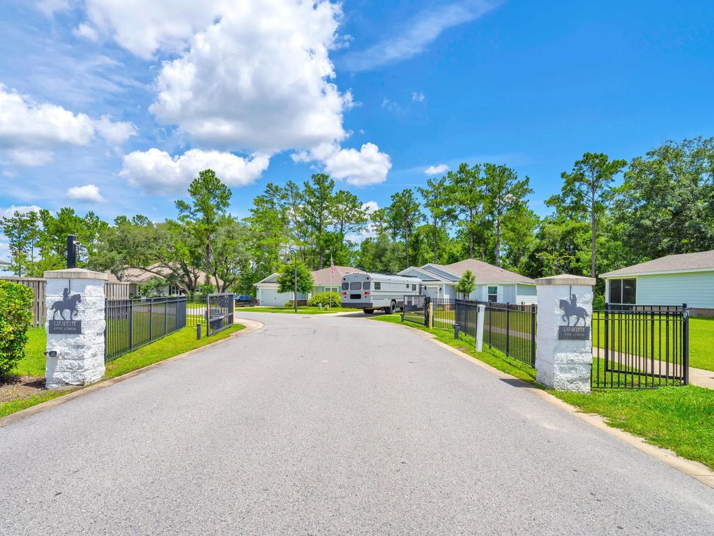 27 of 40 - 590 Marquis Way, Freeport, FL